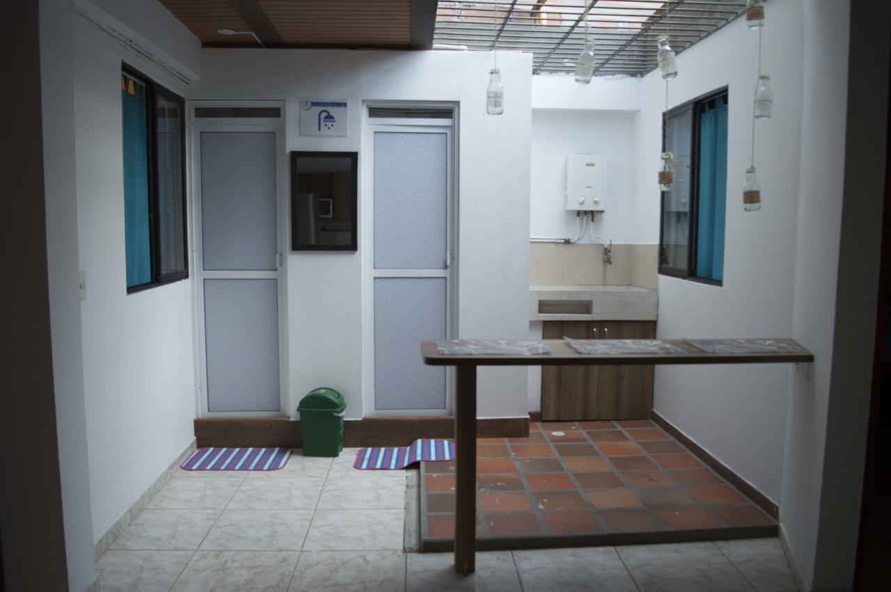 El Descanso Donde Sara Hostel Medellin Exterior photo